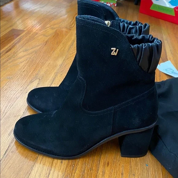 Zadig & Voltaire Lena Suede Elastic Boots in Black - Picture 3 of 10